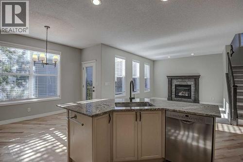 40 Prestwick Manor Se, Calgary, AB - Indoor Photo Showing Kitchen