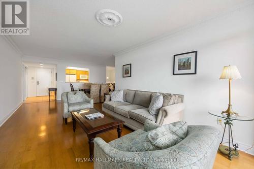 705 - 880 Grandview Way, Toronto, ON - Indoor Photo Showing Living Room