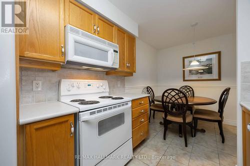 705 - 880 Grandview Way, Toronto, ON - Indoor Photo Showing Kitchen