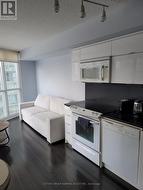 1902 - 21 ICEBOAT TERRACE  Toronto, ON M5V 4A9