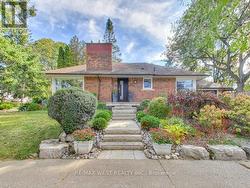 195 BERRY ROAD  Toronto, ON M8Y 1X2