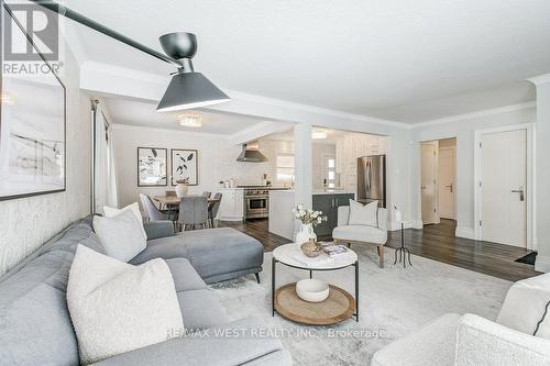 195 Berry Road, Toronto, ON - Indoor Photo Showing Living Room