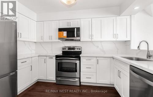 1510 - 50 Eglinton Avenue W, Mississauga, ON - Indoor Photo Showing Kitchen With Upgraded Kitchen