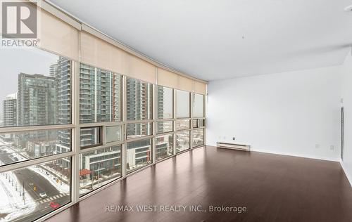 1510 - 50 Eglinton Avenue W, Mississauga, ON - Indoor Photo Showing Other Room