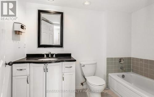1510 - 50 Eglinton Avenue W, Mississauga, ON - Indoor Photo Showing Bathroom