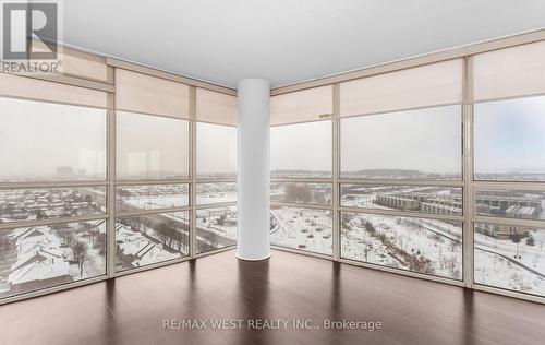 1510 - 50 Eglinton Avenue W, Mississauga, ON - Indoor Photo Showing Other Room