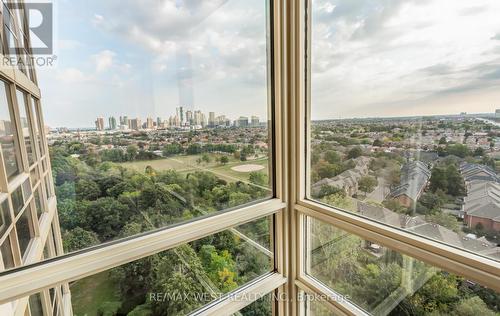 1510 - 50 Eglinton Avenue W, Mississauga, ON -  With View