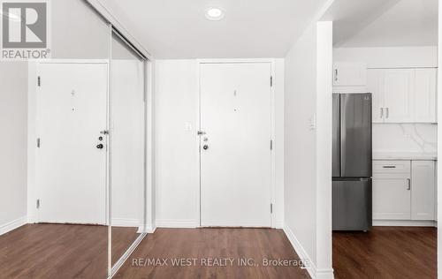 1510 - 50 Eglinton Avenue W, Mississauga, ON - Indoor Photo Showing Other Room