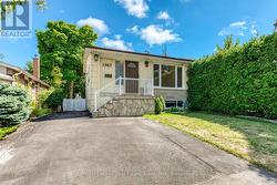 UPPER - 1867 SANDGATE CRESCENT  Mississauga, ON L5J 2E7