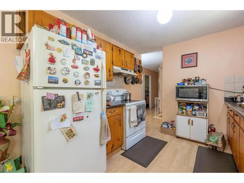 2586 Moss Avenue, Prince George, BC - Indoor Photo Showing Kitchen