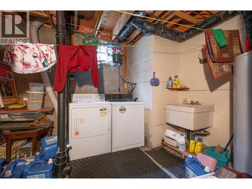 2586 Moss Avenue, Prince George, BC - Indoor Photo Showing Laundry Room