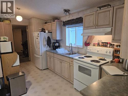 1483 Cody Dale Road, Quesnel, BC - Indoor Photo Showing Kitchen With Double Sink