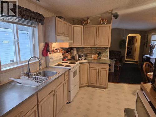 1483 Cody Dale Road, Quesnel, BC - Indoor Photo Showing Kitchen