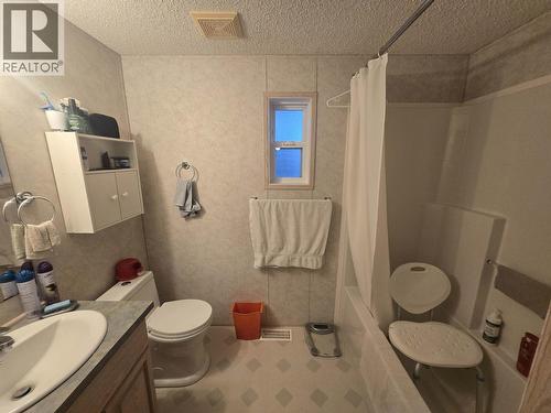 1483 Cody Dale Road, Quesnel, BC - Indoor Photo Showing Bathroom