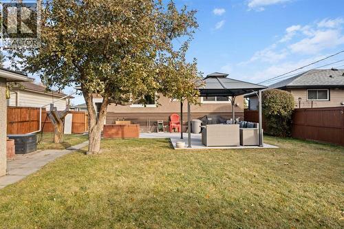 2219 40 Street Se, Calgary, AB - Outdoor