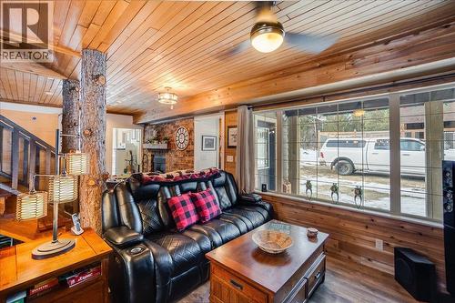 4453 Passmore Upper Road, Passmore, BC - Indoor