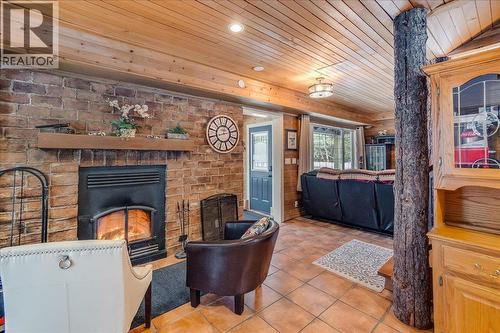4453 Passmore Upper Road, Passmore, BC - Indoor With Fireplace