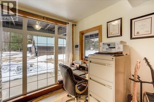 4453 Passmore Upper Road, Passmore, BC - Indoor Photo Showing Office