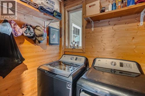 4453 Passmore Upper Road, Passmore, BC - Indoor Photo Showing Laundry Room