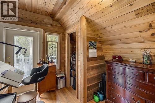 4453 Passmore Upper Road, Passmore, BC - Indoor Photo Showing Other Room