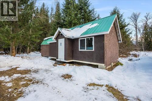 4453 Passmore Upper Road, Passmore, BC - Outdoor