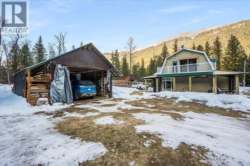 4453 Passmore Upper Road, Passmore, BC - Outdoor