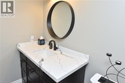 75 Queen Street N Unit# 1707, Hamilton, ON - Indoor Photo Showing Bathroom