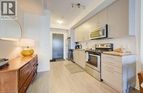 85 Duke Street W Unit# 1007, Kitchener, ON - Indoor Photo Showing Kitchen