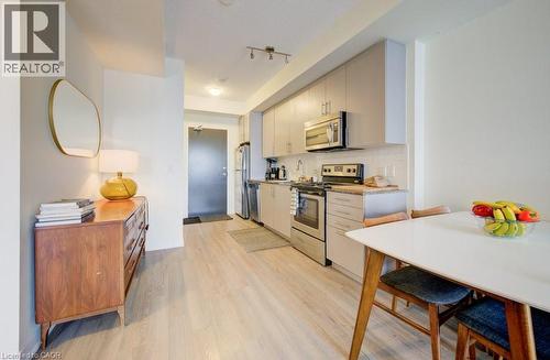85 Duke Street W Unit# 1007, Kitchener, ON - Indoor Photo Showing Kitchen