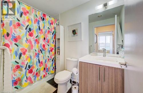 85 Duke Street W Unit# 1007, Kitchener, ON - Indoor Photo Showing Bathroom