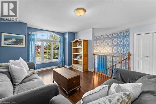 8 Lindan Street, Smithville, ON - Indoor Photo Showing Living Room