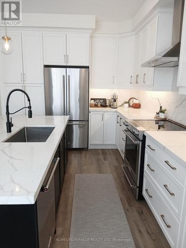 919 Ash Gate, Milton, ON - Indoor Photo Showing Kitchen With Stainless Steel Kitchen With Upgraded Kitchen