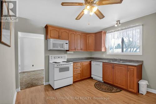 1494 Meadow Drive, Ottawa, ON - Indoor Photo Showing Kitchen With Double Sink