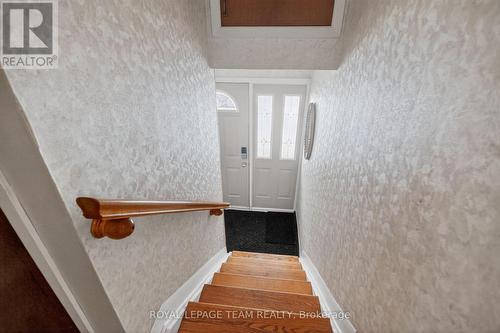 1494 Meadow Drive, Ottawa, ON - Indoor Photo Showing Other Room