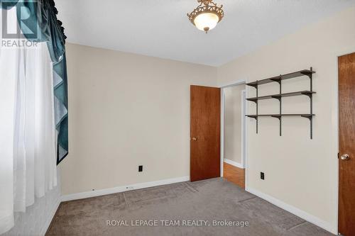 1494 Meadow Drive, Ottawa, ON - Indoor Photo Showing Other Room