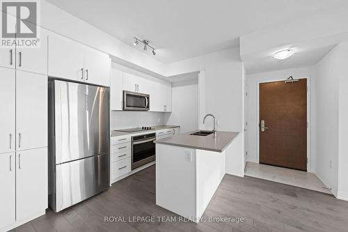906 - 805 Carling Avenue, Ottawa, ON - Indoor Photo Showing Kitchen With Double Sink With Upgraded Kitchen