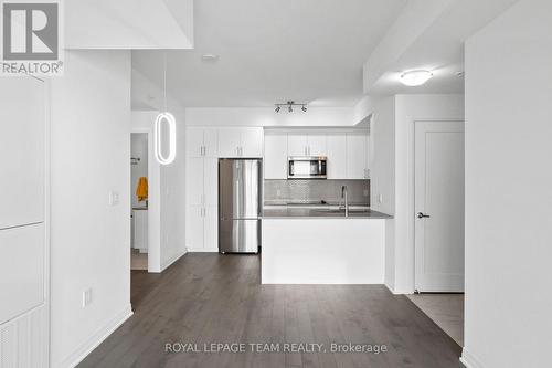 906 - 805 Carling Avenue, Ottawa, ON - Indoor Photo Showing Kitchen