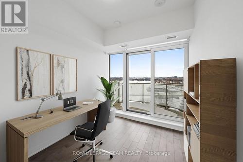 This photograph has been virtually staged. - 906 - 805 Carling Avenue, Ottawa, ON - Indoor Photo Showing Office