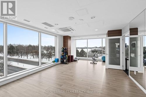 906 - 805 Carling Avenue, Ottawa, ON - Indoor