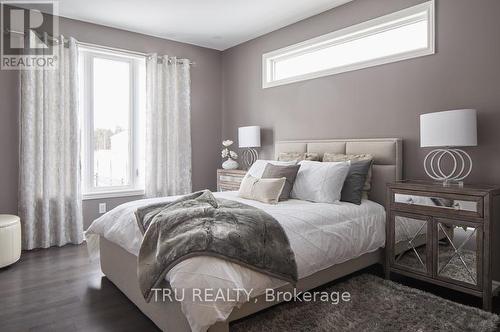 38 Billings Avenue W, South Dundas, ON - Indoor Photo Showing Bedroom