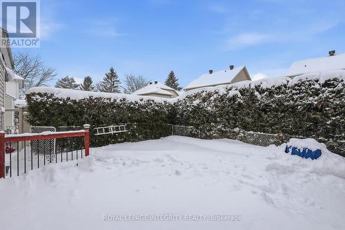 2104 Sandy Oaks Drive, Ottawa, ON - Outdoor