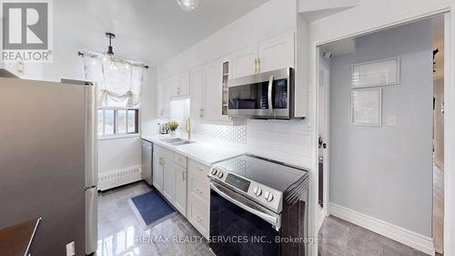 1219 - 551 The West Mall, Toronto, ON - Indoor Photo Showing Kitchen