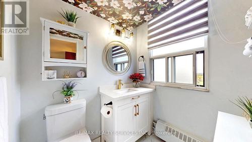 1219 - 551 The West Mall, Toronto, ON - Indoor Photo Showing Bathroom