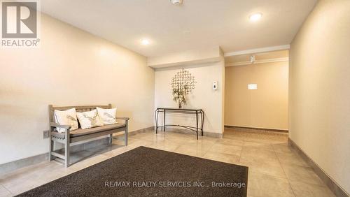 1219 - 551 The West Mall, Toronto, ON - Indoor Photo Showing Other Room