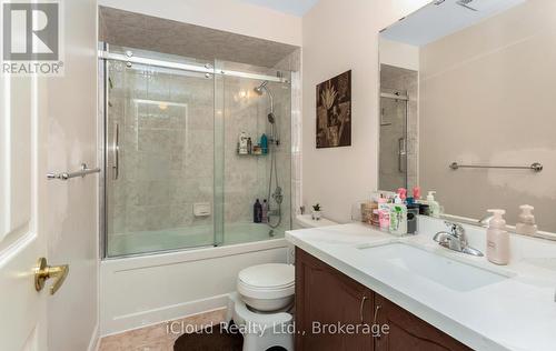 491 Landsborough Avenue, Milton, ON - Indoor Photo Showing Bathroom