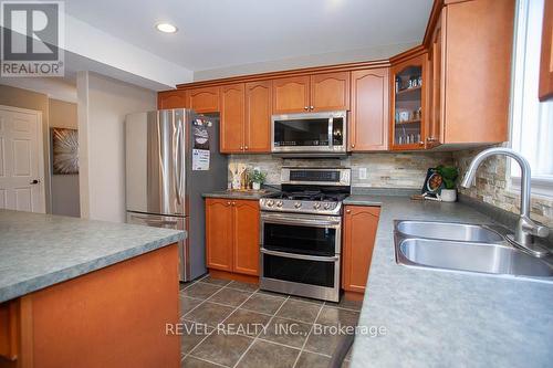 18 Gaal Court, Brantford, ON - Indoor Photo Showing Kitchen With Double Sink