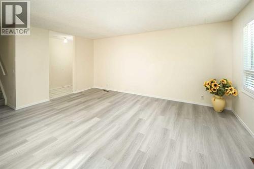 20 Bernard Way Nw, Calgary, AB - Indoor Photo Showing Other Room