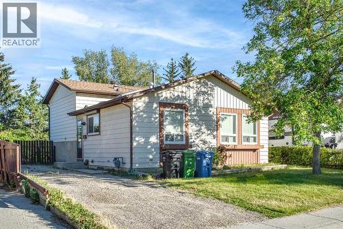 20 Bernard Way Nw, Calgary, AB - Outdoor