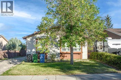 20 Bernard Way Nw, Calgary, AB - Outdoor