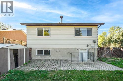 20 Bernard Way Nw, Calgary, AB - Outdoor With Exterior